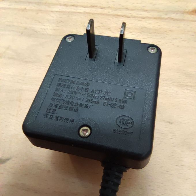 諾基亞充電器 經典耐用與制造工藝的深度解析